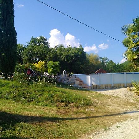 La Pietra Rara B&B モントーネ エクステリア 写真