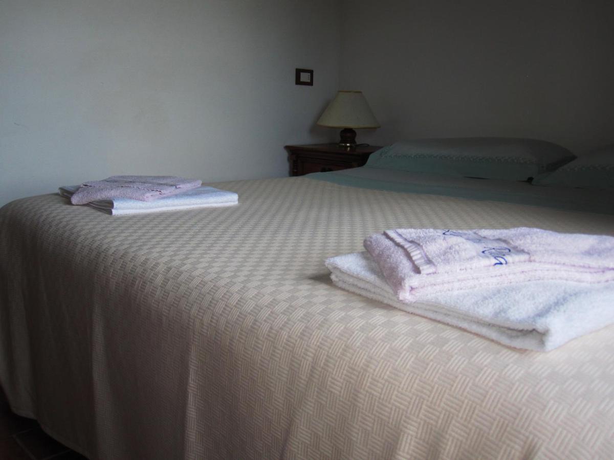 La Pietra Rara B&B モントーネ エクステリア 写真