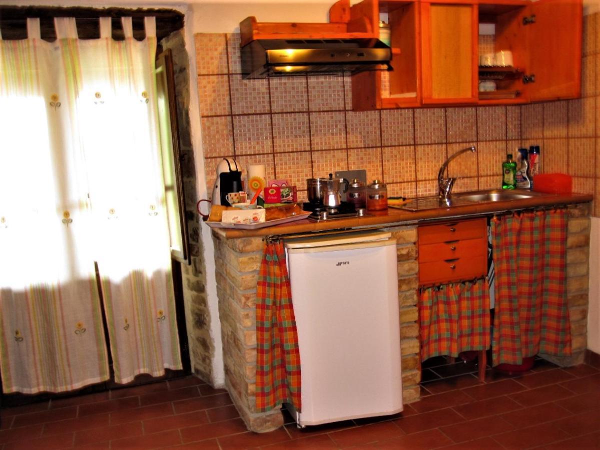 La Pietra Rara B&B モントーネ エクステリア 写真