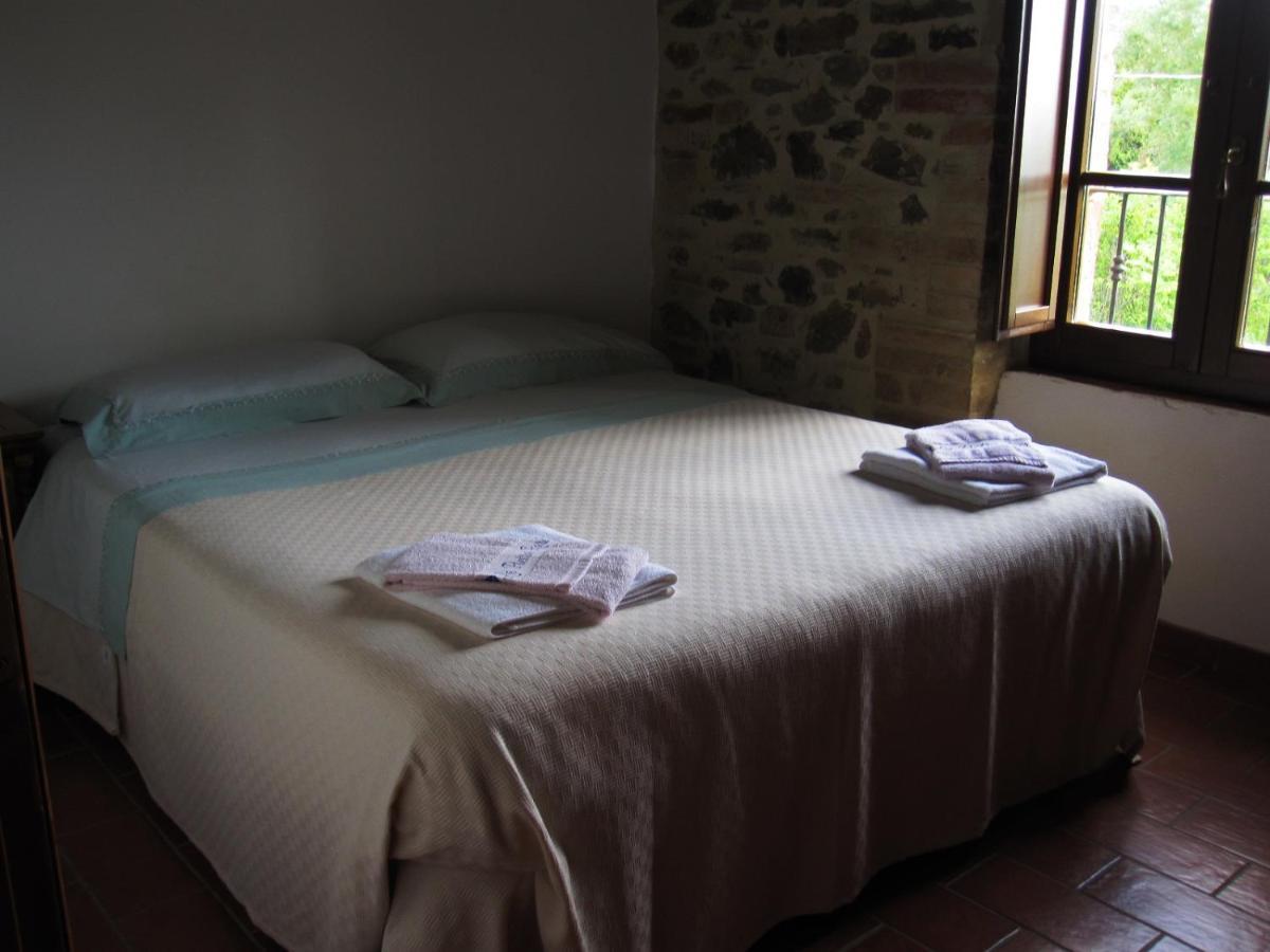 La Pietra Rara B&B モントーネ エクステリア 写真