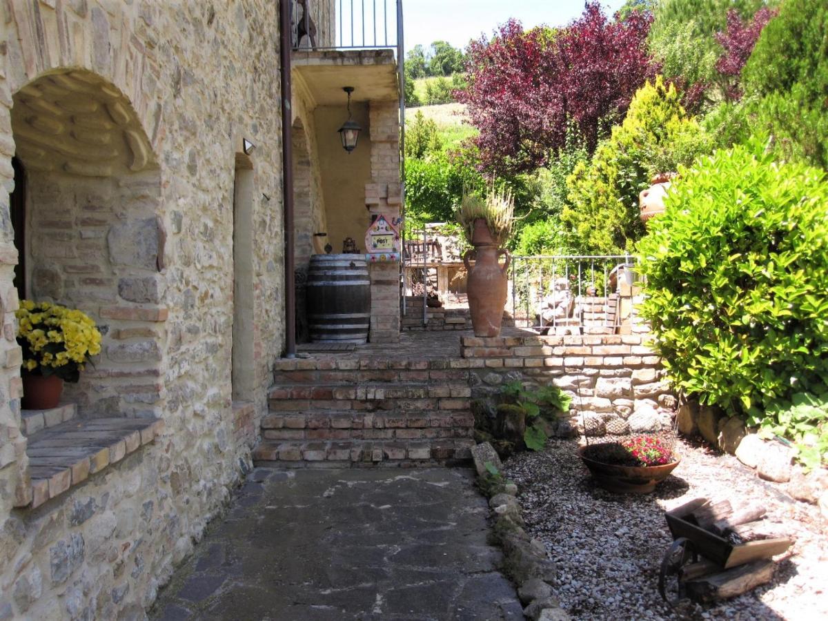 La Pietra Rara B&B モントーネ エクステリア 写真