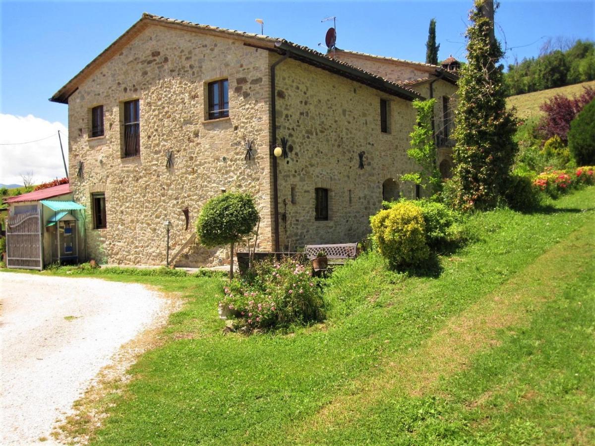 La Pietra Rara B&B モントーネ エクステリア 写真